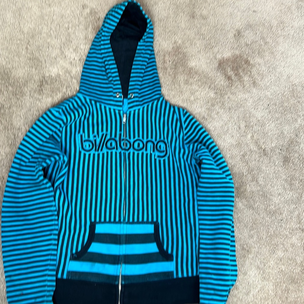 Thin material but very comfortable